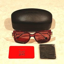 NEW SALVATORE FERRAGAMO SF913S SQUARE LENSE BUTTERFLY FRAME SUNGLASSES WITH GANCINI LOGO FULL INCLUSION WITH PROTECTIVE CASE & NEW CLEANING CLOTH