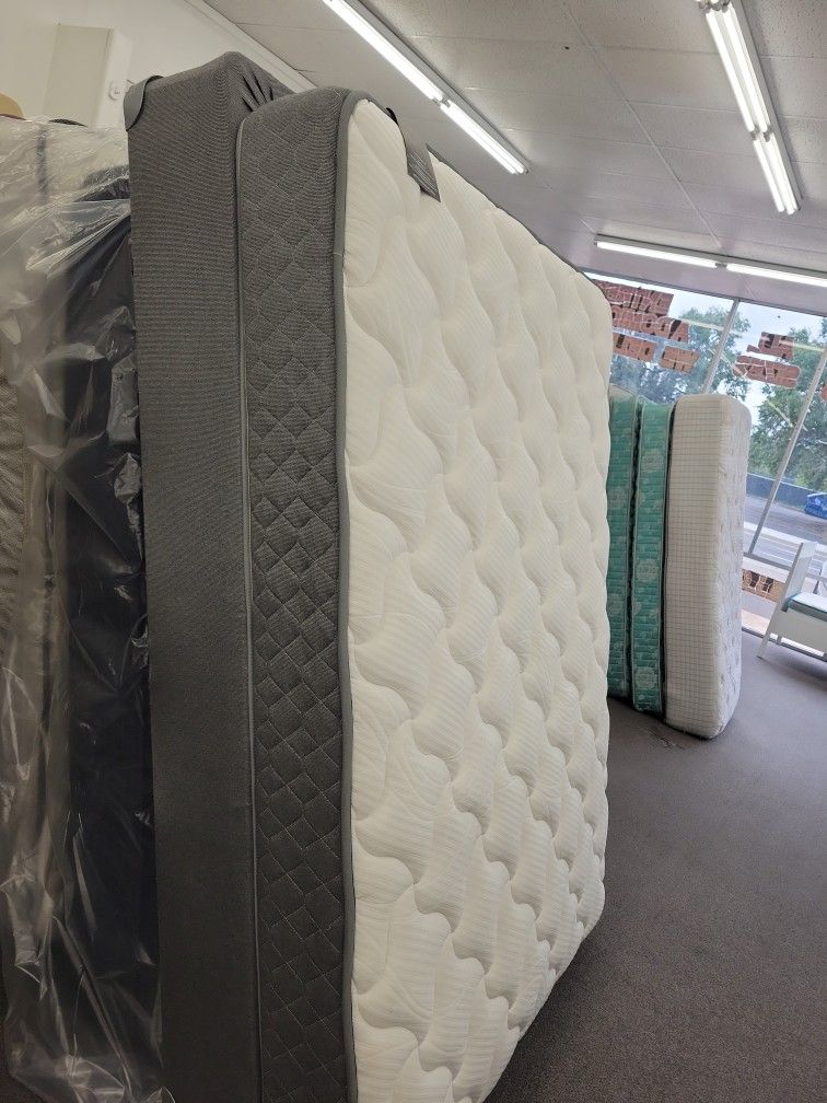 🔥🔥QUEEN SIZES MATTRESS SET 🔥 DELIVERY AVAILABLE FOR $40🔥