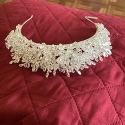 Jewel Crown White. New