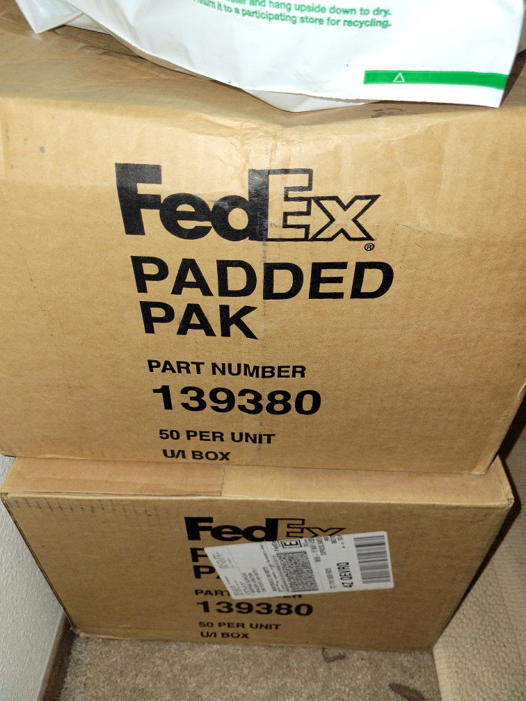 (Pending)NEW FedEx Padded and Cardboard Envelopes