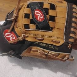 Rawlings Left Hand Glove 