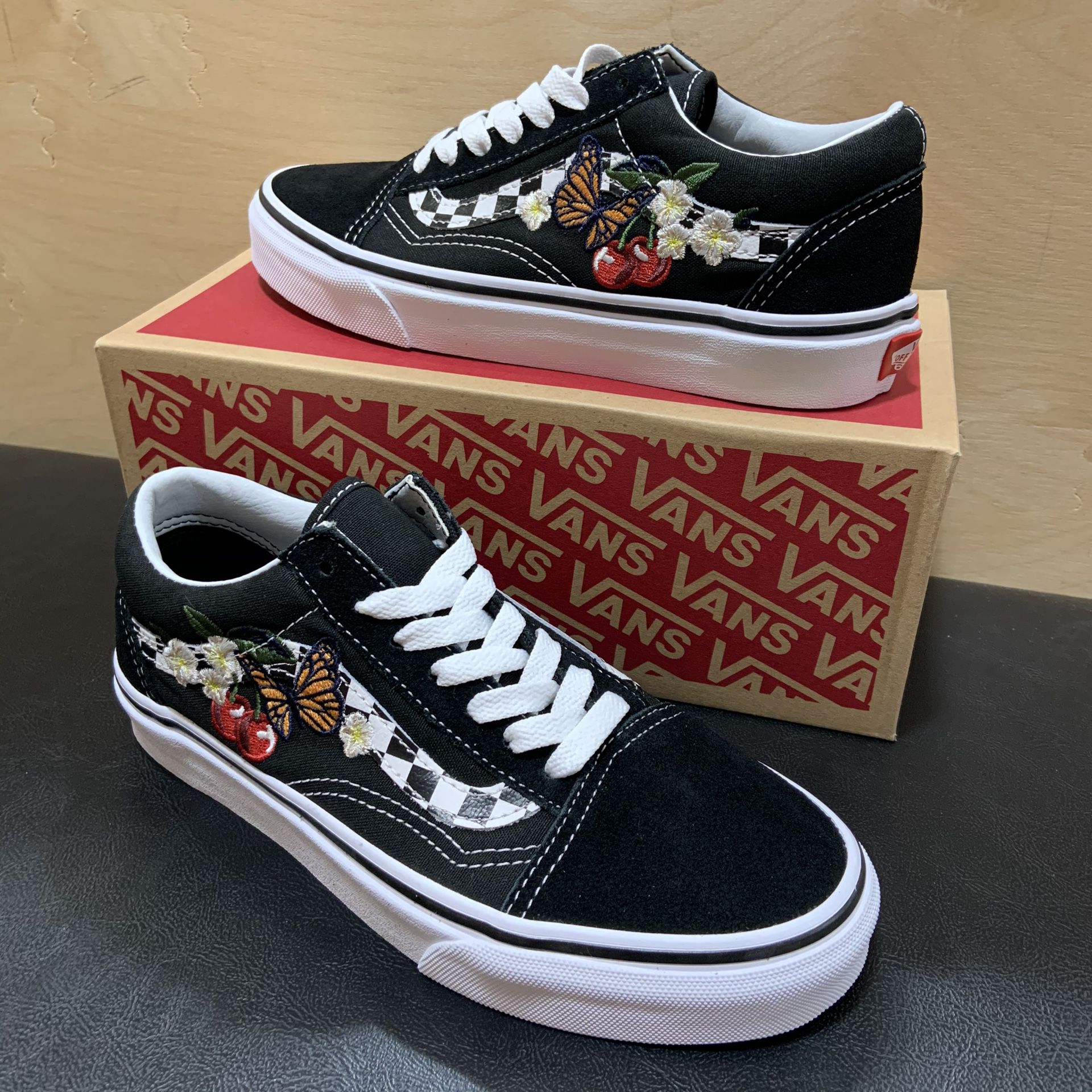 Women’s Vans Old Skool Shoes Black Checker Floral Brand New Sizes 5.5 or 6.0 skate skateboarding