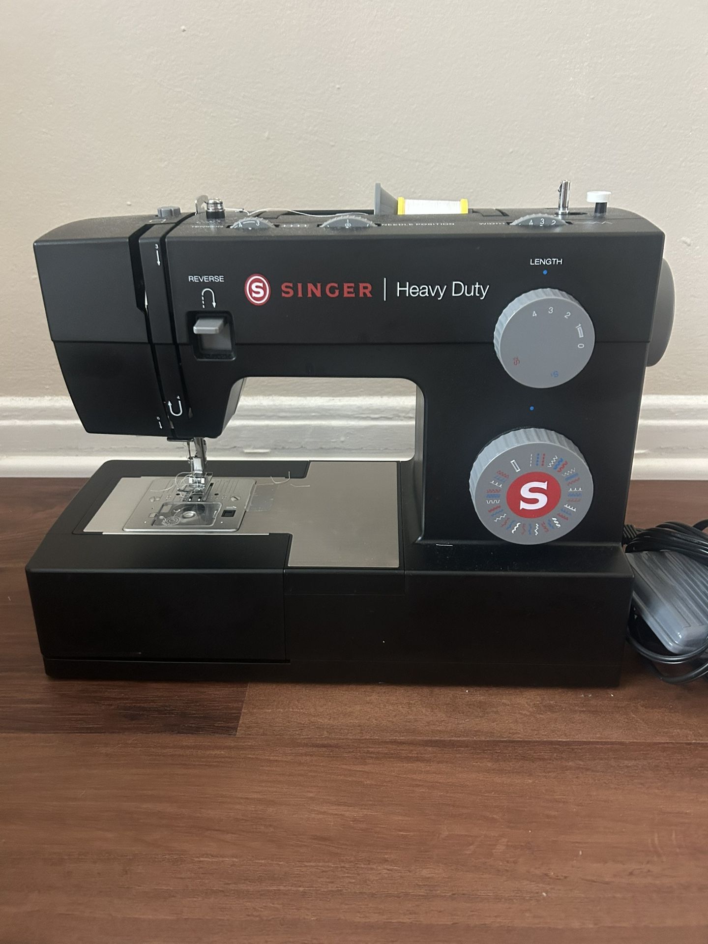 Singer | Heavy duty Sewing Machine 