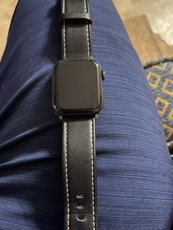 Apple Watch SE 44mm With cellular