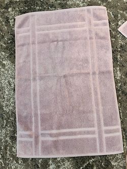 Towels, wash cloths, hand towels and floor mat