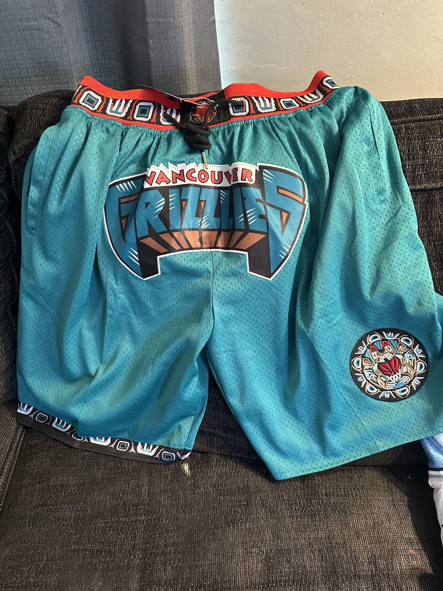 Basketball Shorts Grizzlies (XL) Only