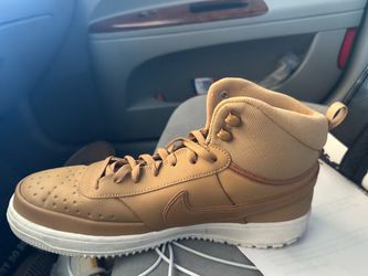 Nikes size 13