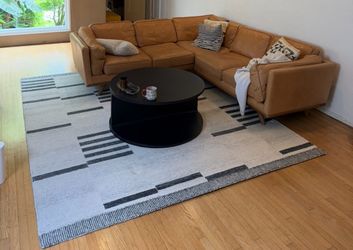 8x10 hand-tufted geometric rug