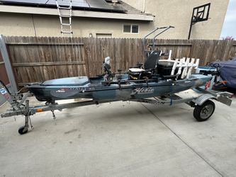 Fishing kayak