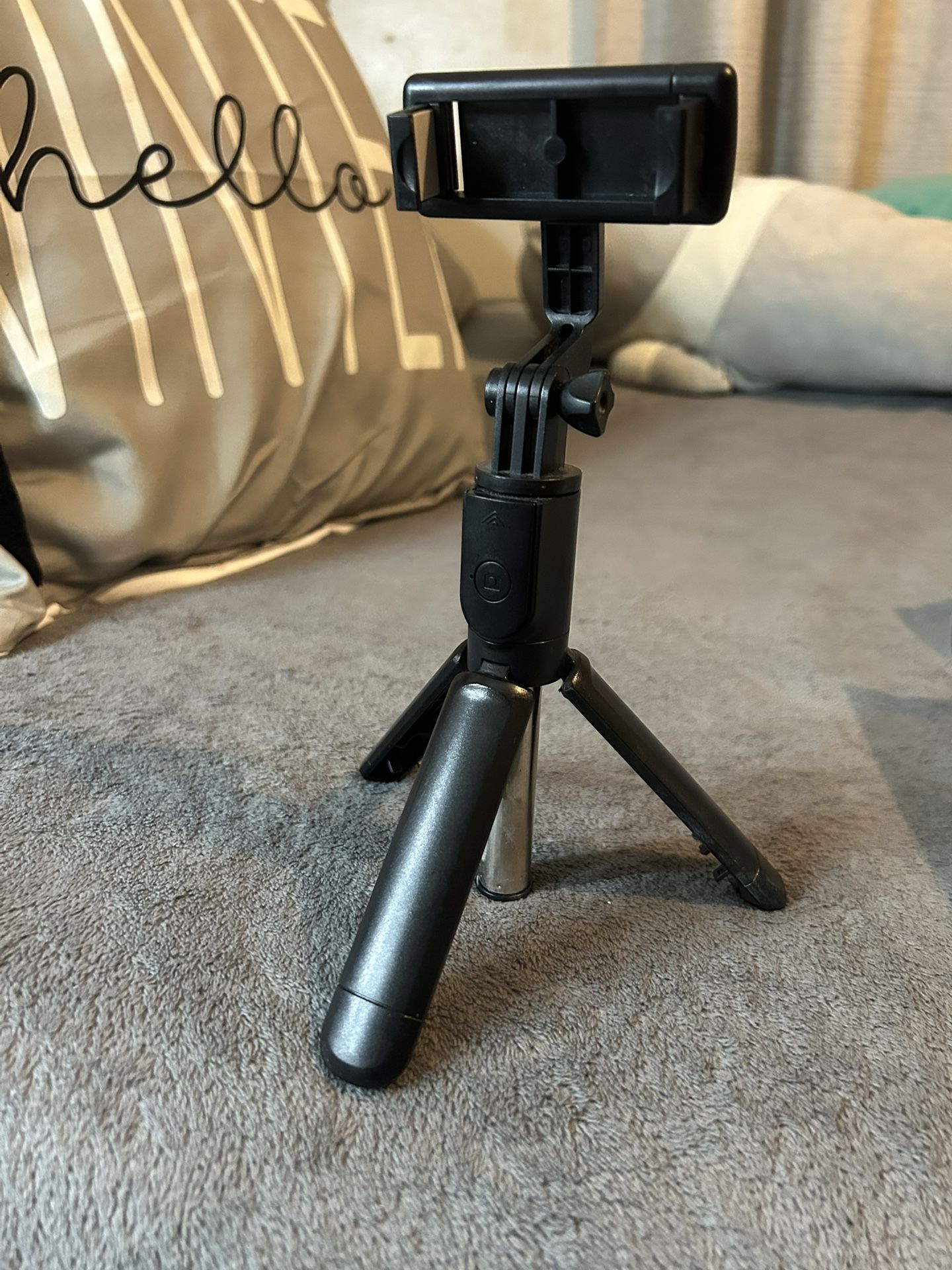 Tripod Phone Holder 