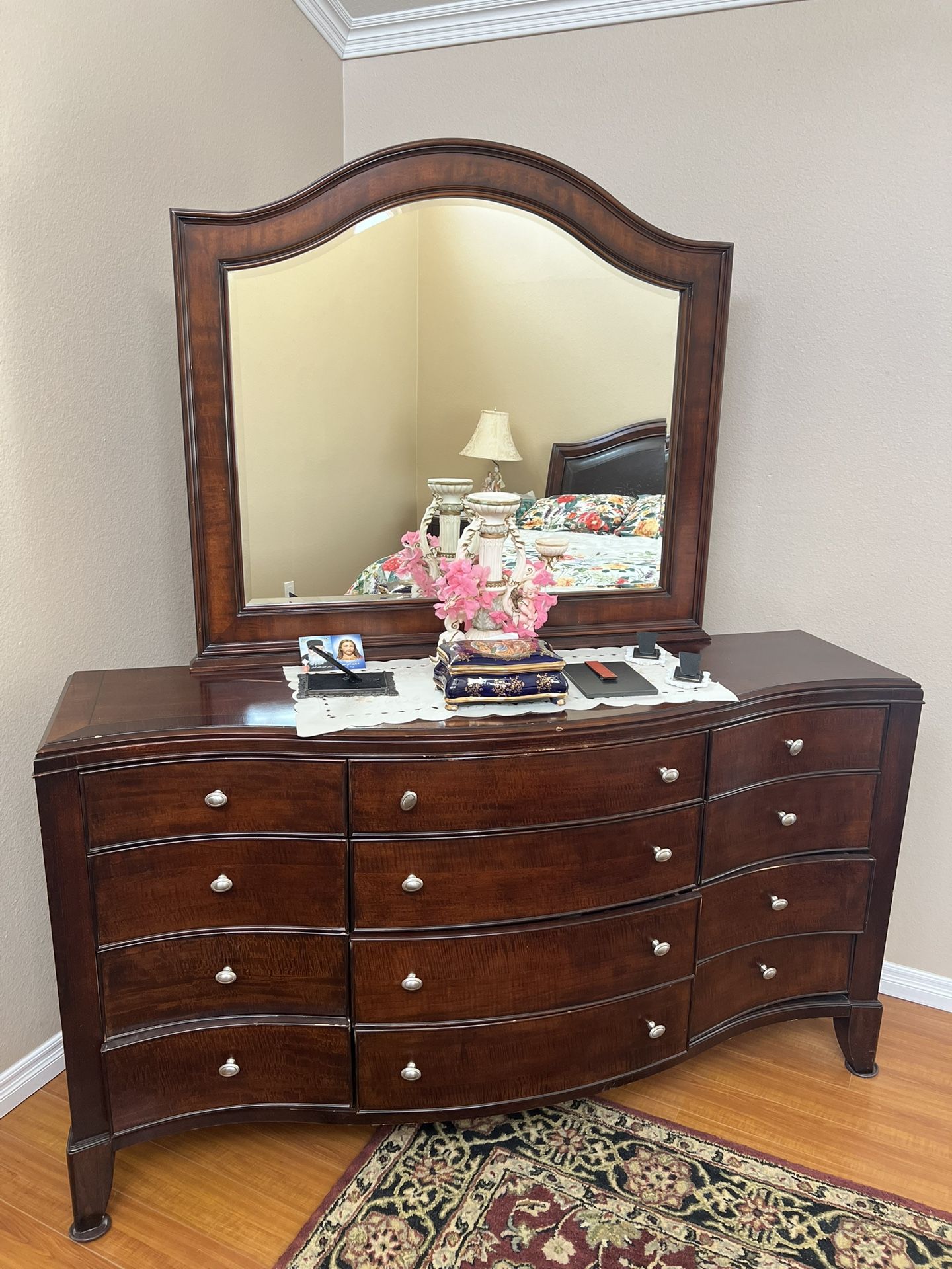 Beautiful Dresser With Large Mirror