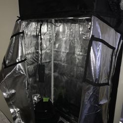 GORILLA GROW TENT 2X4 PRO WITH 2' EXTENSION KIT - $150 OBO