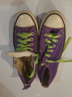 Converse Womens size 8