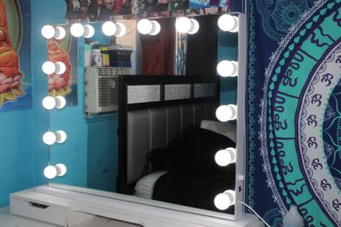 Hollywood Style Vanity Mirror