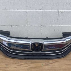 2016- 2017 HONDA ACCORD GRILLE  71121-T2FX-A5 OEM USED #832