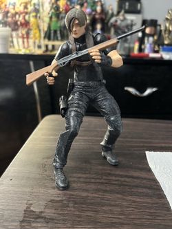 Resident evil 4 Leon s. Kennedy collectible figure