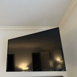 TCL Roku TV With Wall Mount & Remote