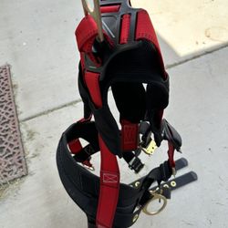 Safety Harness With 8ft Retractables And Hooks