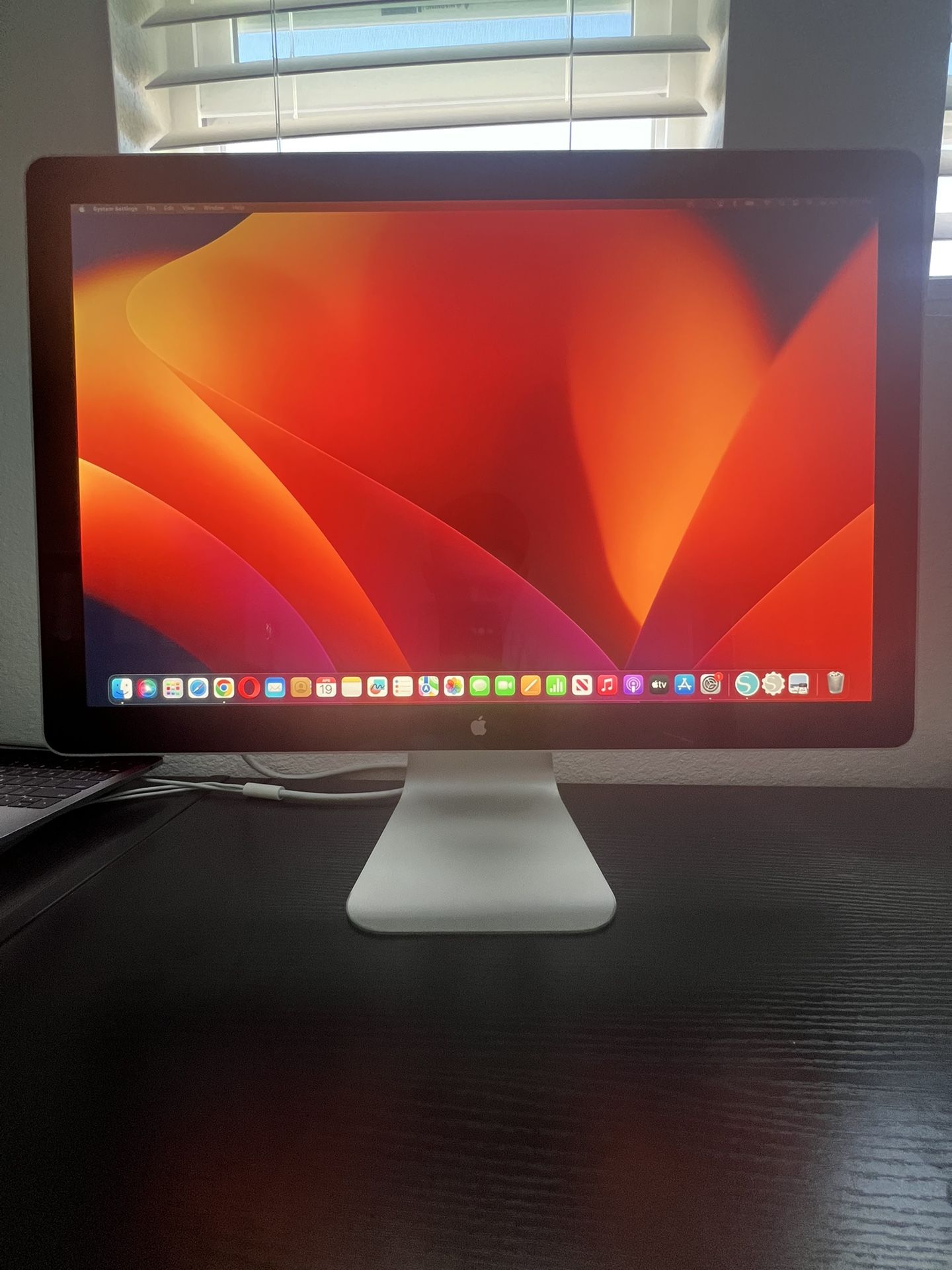 Apple LED Cinema Display. 24inch