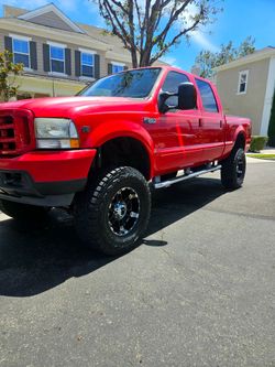 2003 Ford F-350 XLT FX4 Crew Cab Short Bed 4x4 V10 – One Owner – Lifted on 37" Toyos