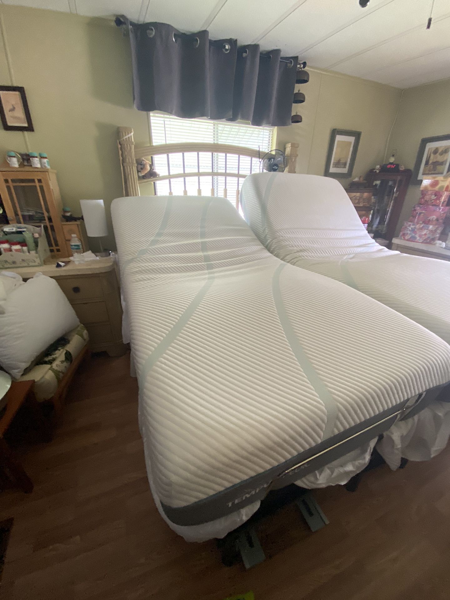 Adjustable Ease Bed Frame And Tempurpedic Mattress King for Sale in