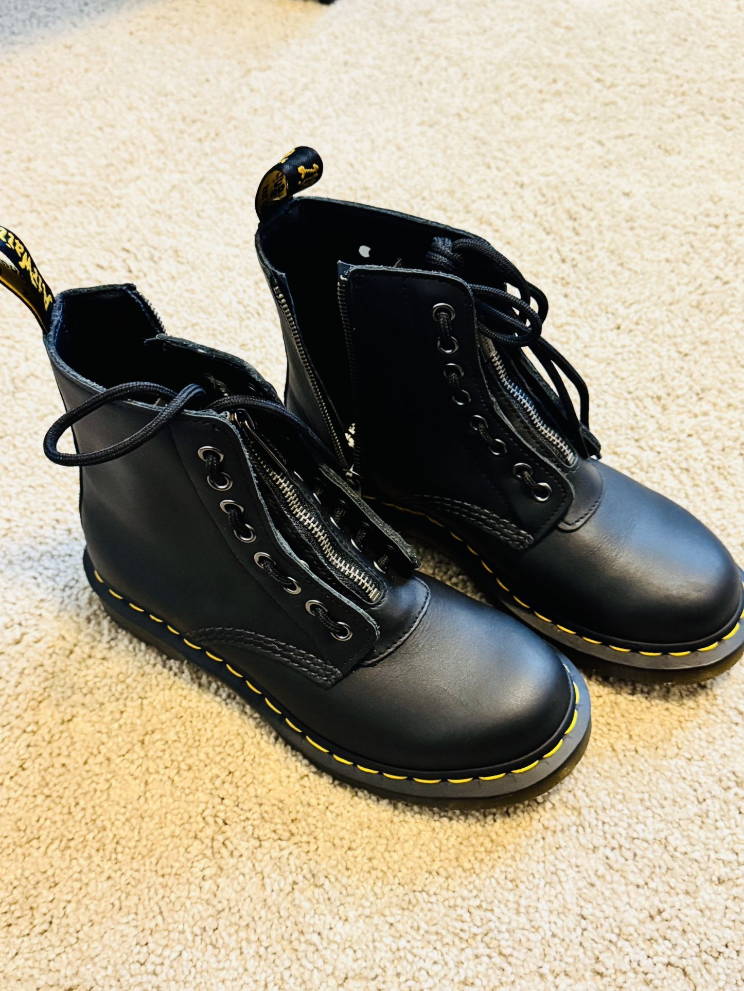 Dr. Martens 1460 Pascal Zip Boots - Black Leather