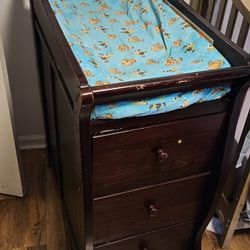 Side Changing Table