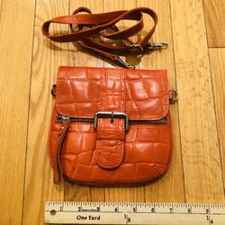 Tano leather Crossbody