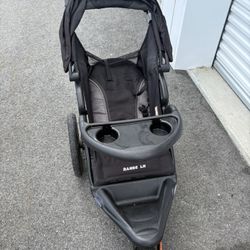 Range Lx Stroller - black. Excellent condition 