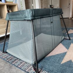 BabyBjorn Travel Crib Light