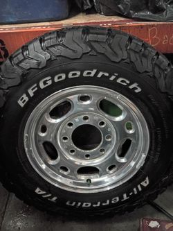 16" BFGoodrich all terrain T/A on 8 lug aluminum wheels