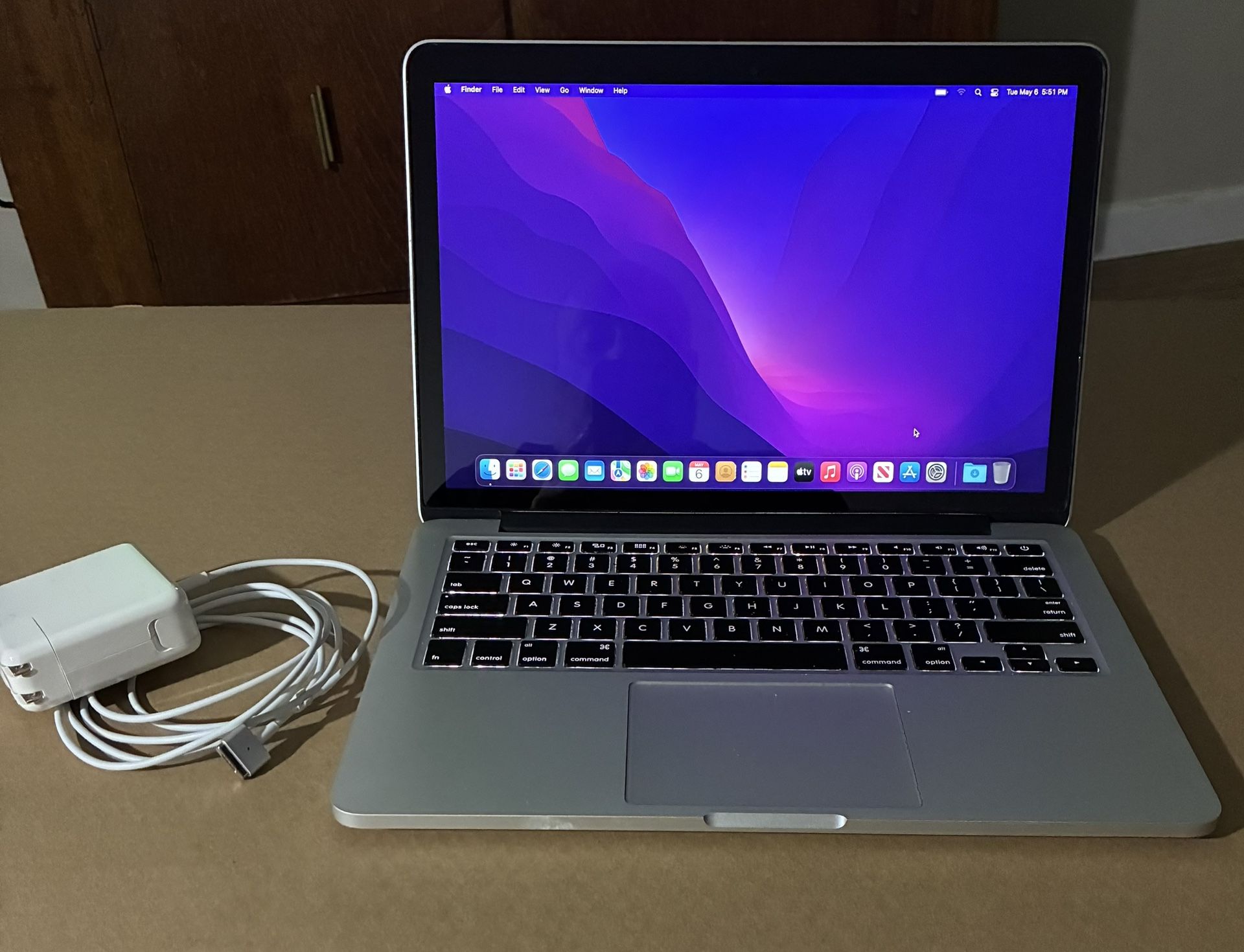 Apple MacBook Pro 13.3-Inch Laptop 2.6GHz (MGX72LL/A) 256GB Solid State Drive