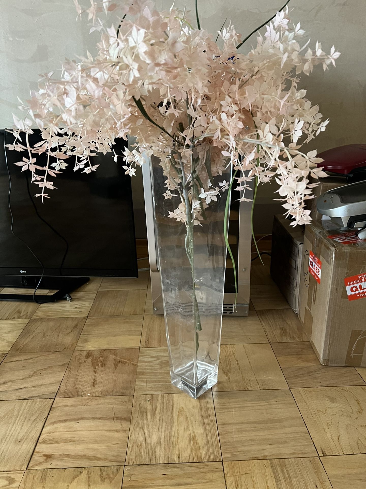 Vases, Baskets And Pillowes