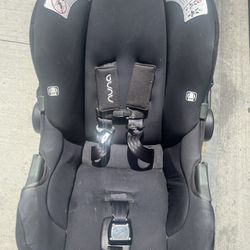 Nuna Car seat 