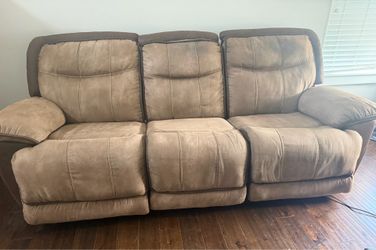Electric Reclining Couch – 2 Piece, 5 Seats – $150