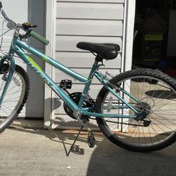 Huffy Girl 24’ Bike