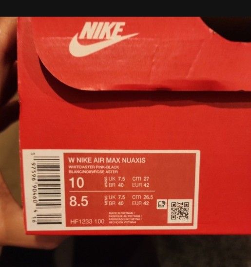 Womens Brand New In Box Nike