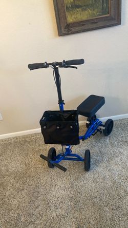 Knee Scooter with Footrests