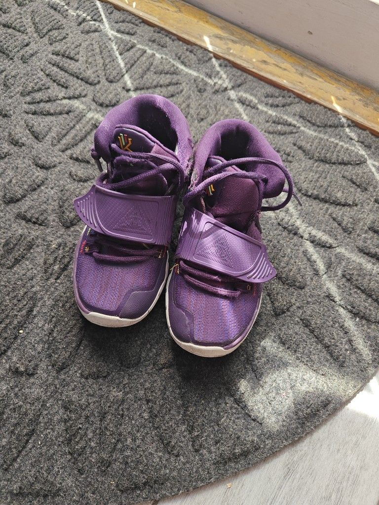 kid sneakers
