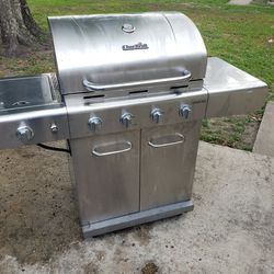 Char Broil Stainless Steel 4 burner Barbecue Grill with side burner for total 5 burners. Works great