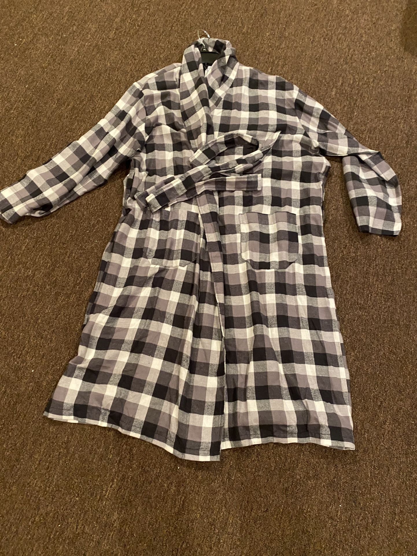 Mens One Size Fits Most Fruit of the Loom Cotton Bath Robe Plaid Black White Belt Sleepwear House Coat PJ
