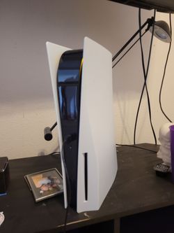 Ps5 disk edition with 2 controllers and controller charging dock