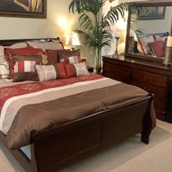 4 Pc Queen Bedroom Set Bed Dresser Mirror Nightstand