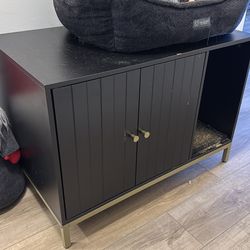 Cat litter cabinet