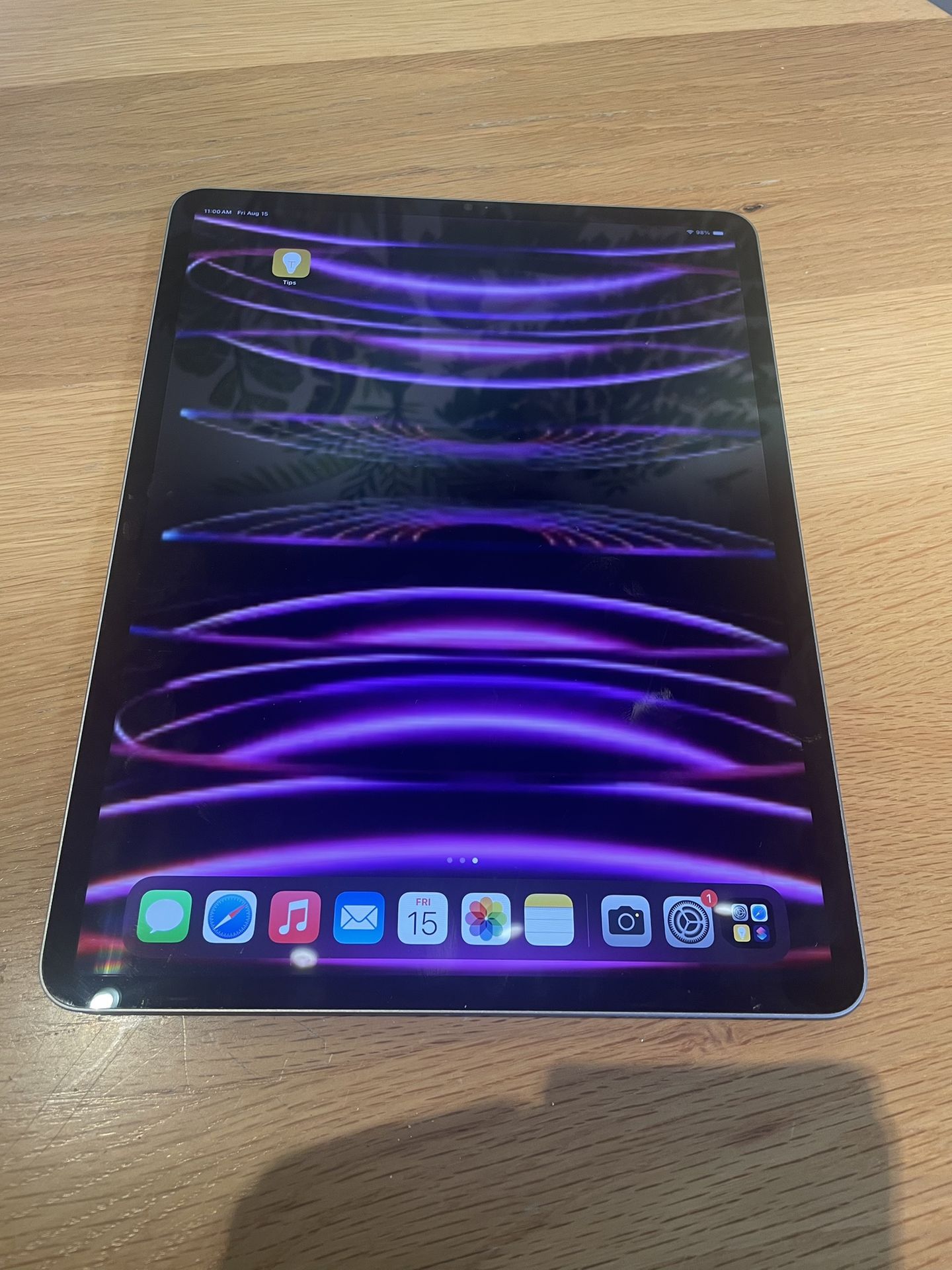 Unlocked iPad Pro 12.9’ M2 Chip 6th Gen ( 2022) Wi-Fi 1TB- Space Gray - No Keyboard Included
