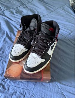Jordan retro 1 black toe reimagined size 10.5