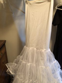 One size fits all merismall crinoline slip