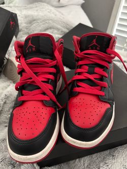 Jordan 1’s black and red