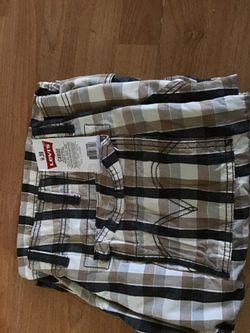 New Levi’s cargo shorts W38