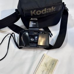 Vintage Kodak Star 435 35mm Camera & Kodak Camera Bag 1990’s